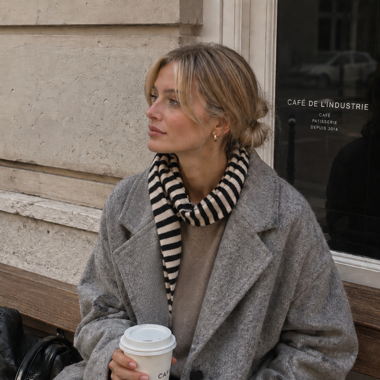 Slim Diamond-Shaped Knit Scarf